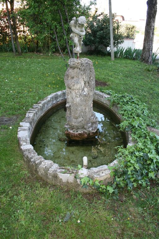 B&B Il Glicine Bedizzole Exteriör bild