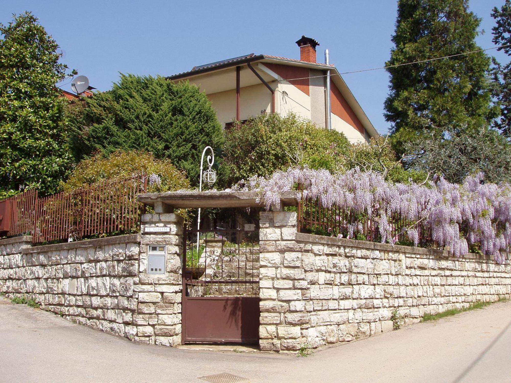 B&B Il Glicine Bedizzole Exteriör bild