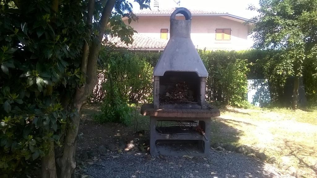 B&B Il Glicine Bedizzole Exteriör bild