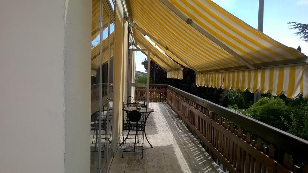 B&B Il Glicine Bedizzole Exteriör bild