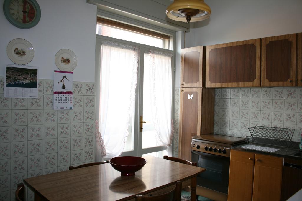 B&B Il Glicine Bedizzole Exteriör bild