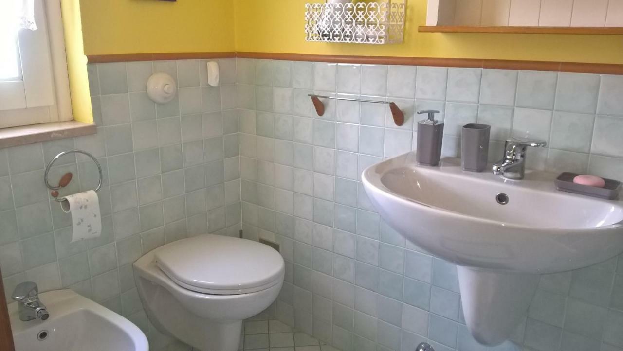 B&B Il Glicine Bedizzole Exteriör bild