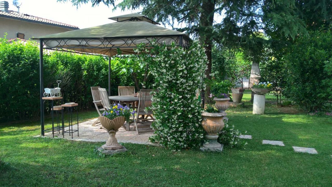 B&B Il Glicine Bedizzole Exteriör bild
